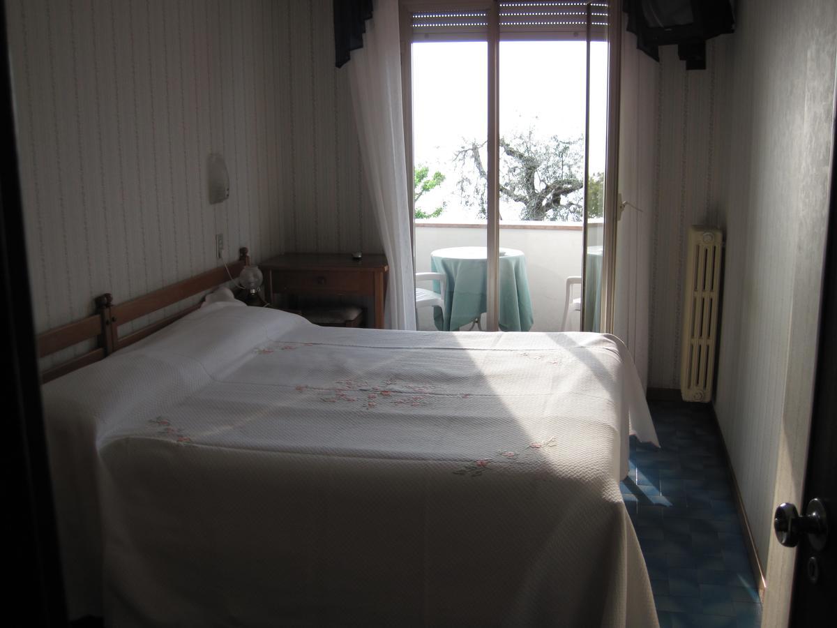 Piccolo Hotel Direkt am See Brenzone sul Garda Buitenkant foto
