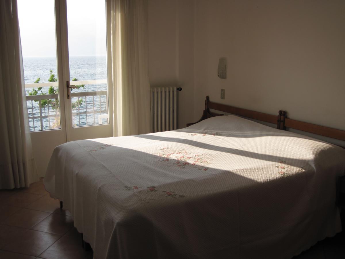 Piccolo Hotel Direkt am See Brenzone sul Garda Buitenkant foto