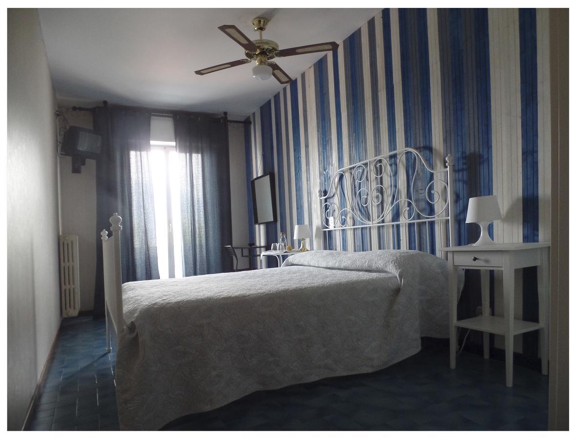 Piccolo Hotel Direkt am See Brenzone sul Garda Buitenkant foto