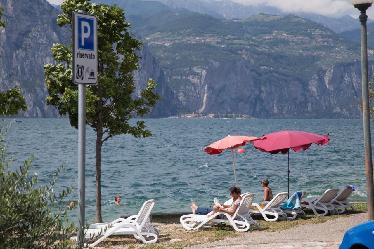 Piccolo Hotel Direkt am See Brenzone sul Garda Buitenkant foto